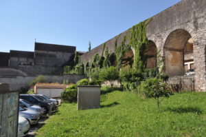 4. La Roggia del Maglio di Sopra e il ponte canale con i caratteristici archi a tutto sesto (1)